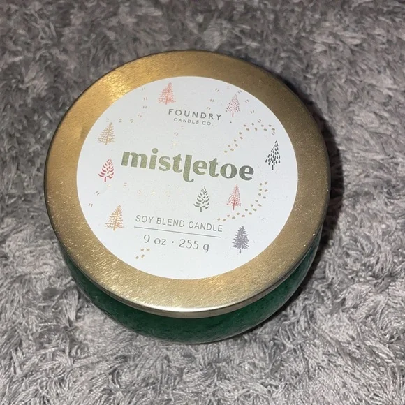 Mistletoe Scented Candle - Picture 2 of 3